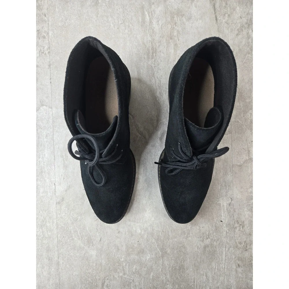 Clarks Ankle Boots Sz 8.5 Black Suede Block Heel Lace Up Comfort Chukka Booties